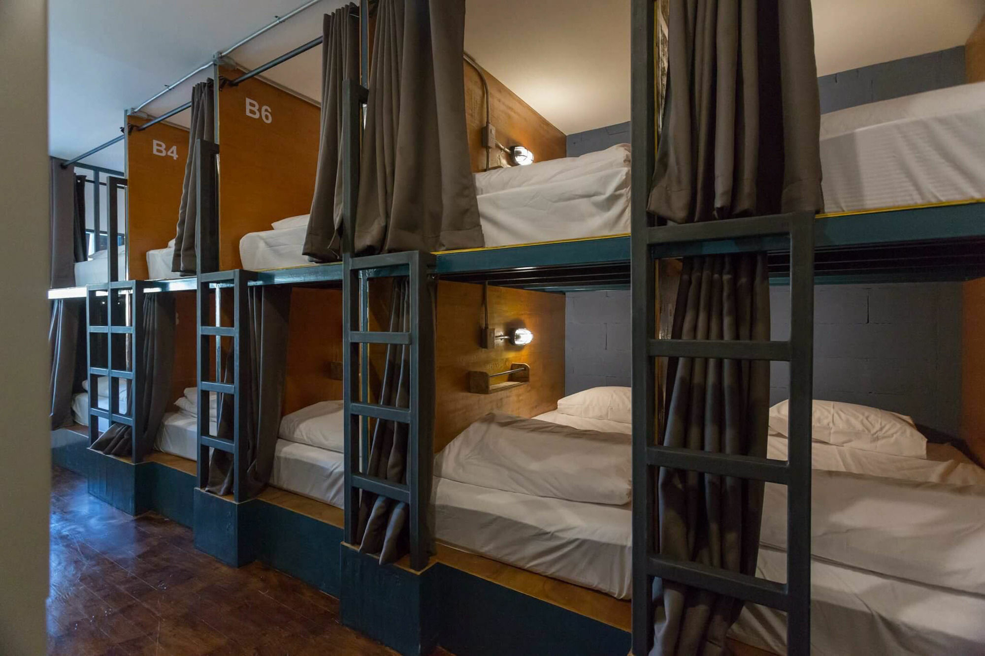 Funwahn Hostel And Cafe 치앙마이 외부 사진