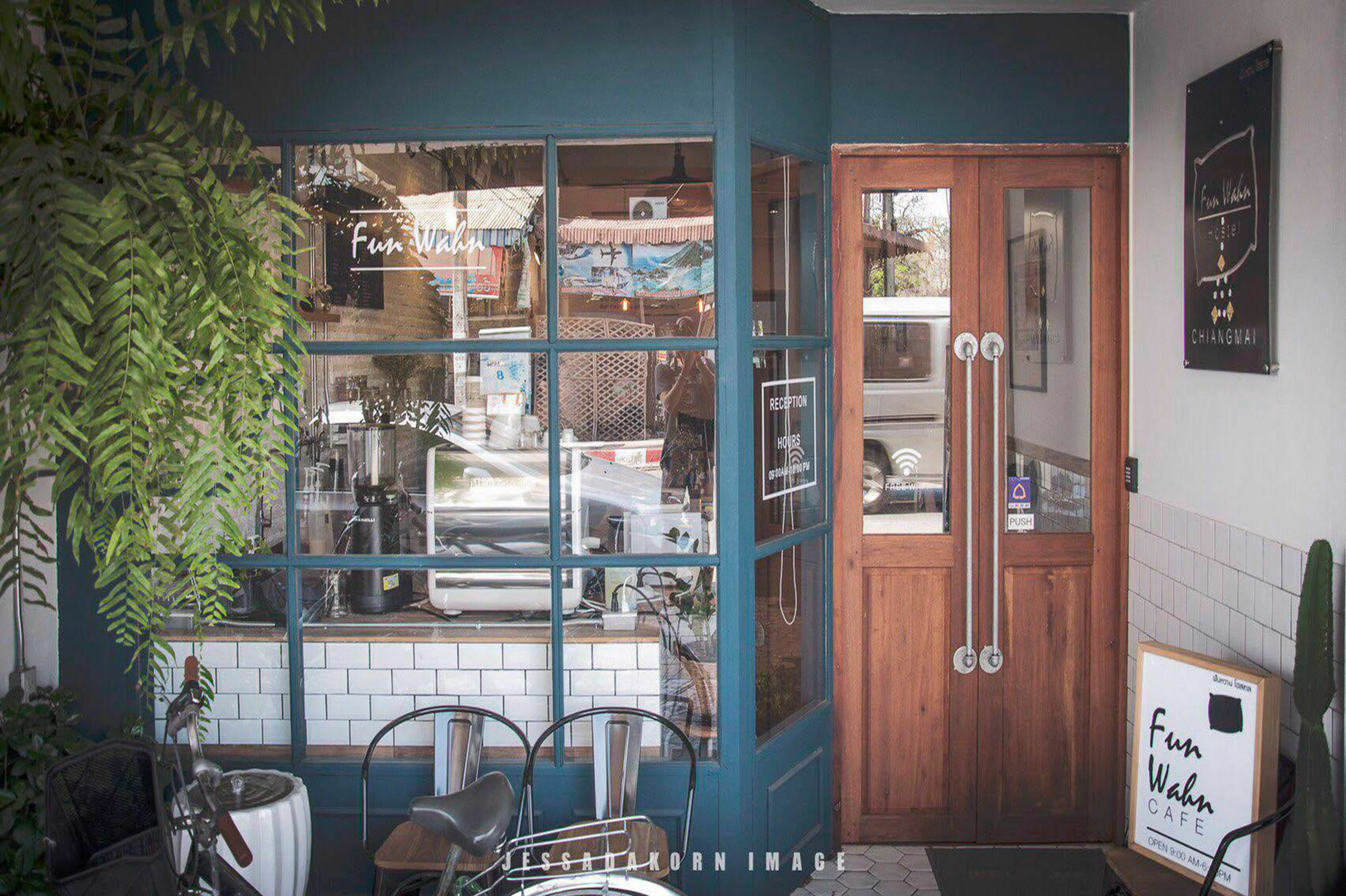 Funwahn Hostel And Cafe 치앙마이 외부 사진