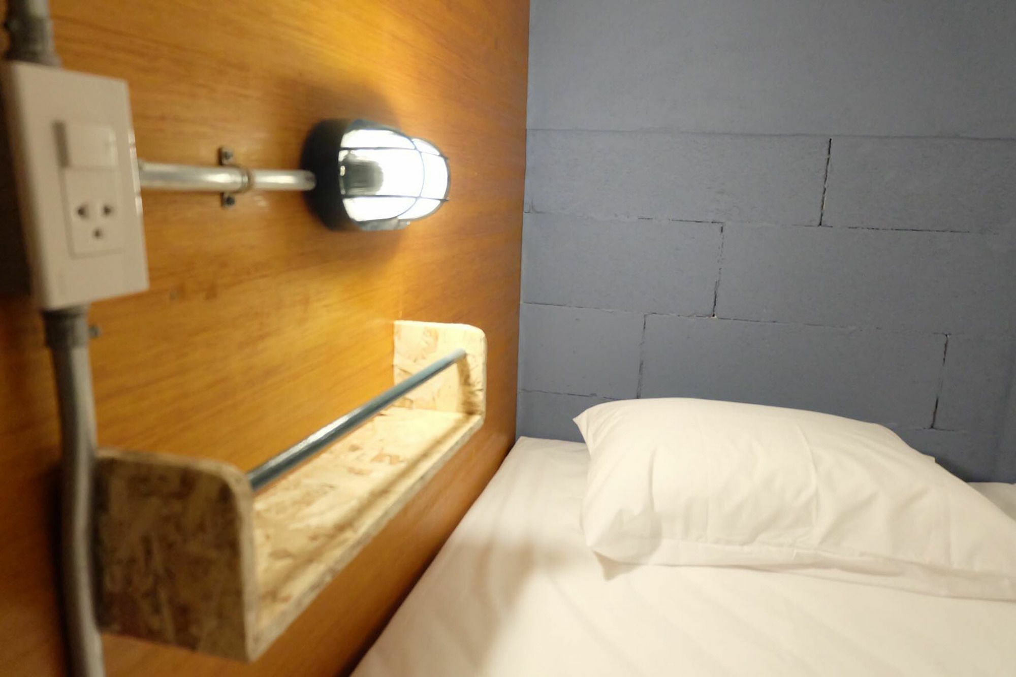 Funwahn Hostel And Cafe 치앙마이 외부 사진