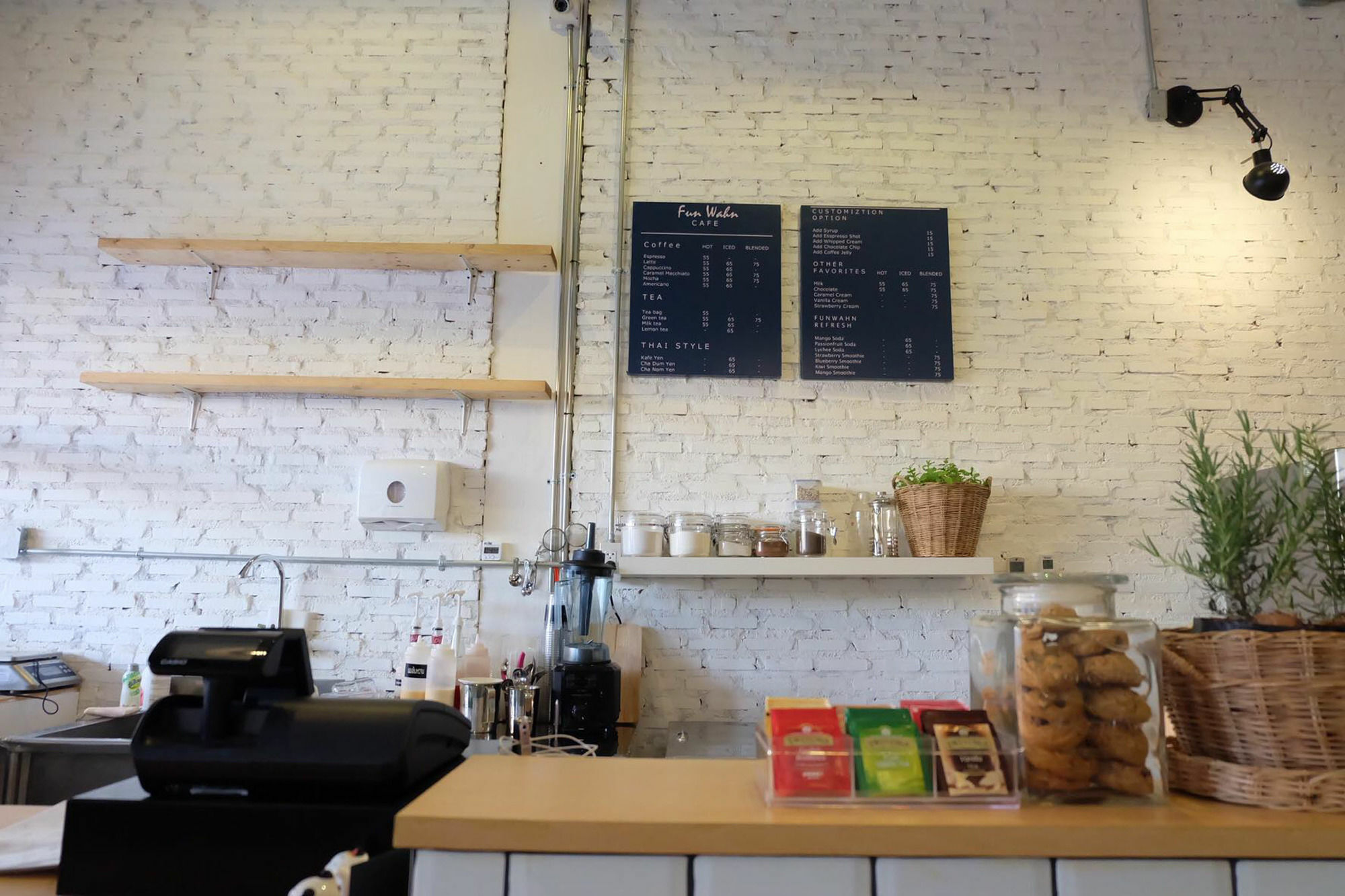 Funwahn Hostel And Cafe 치앙마이 외부 사진
